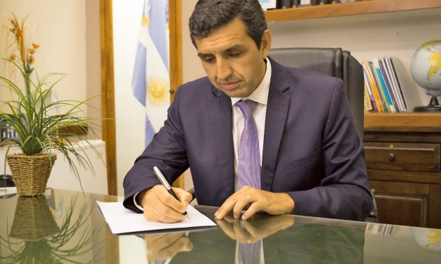 Ministro de Educacion Ariel Martinez