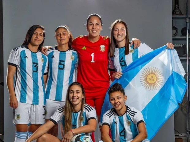 seleccion-femenina-de-futbol-620x464.png