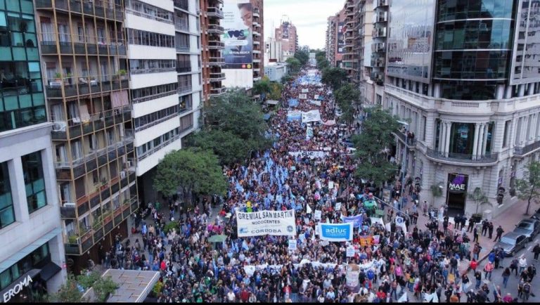 Marcha universitaria