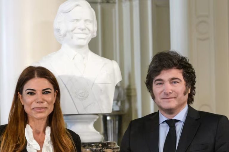 milei-zulema-menem-busto-2