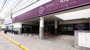 Quintela anunció promociones de 40% de descuento con la tarjeta del Banco Rioja