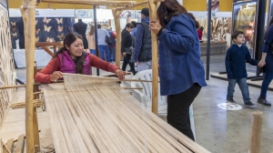 Una nueva generación de artesanos desembarcó en la Fiesta del Poncho