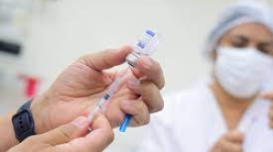 Eduardo Bazán: “Nos cuesta alcanzar las coberturas del refuerzo de vacunas contra el COVID”